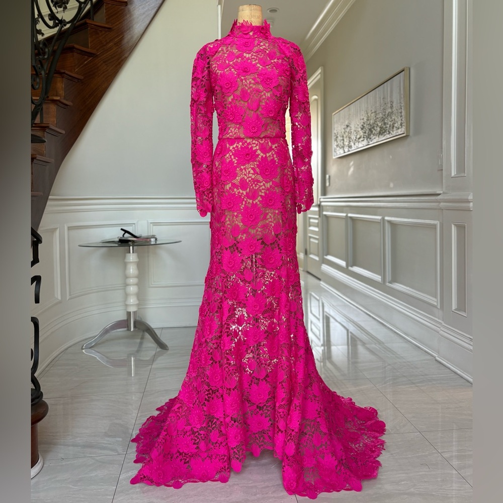 NWOT Oscar de la Renta Vibrant Pink Long Sleeve Lace Dress